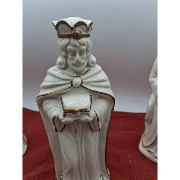 Spirit Of The Season Porcelain Nativity Set 10-Piece Handpainted Gold Accents Ch - Picture 8 of 12